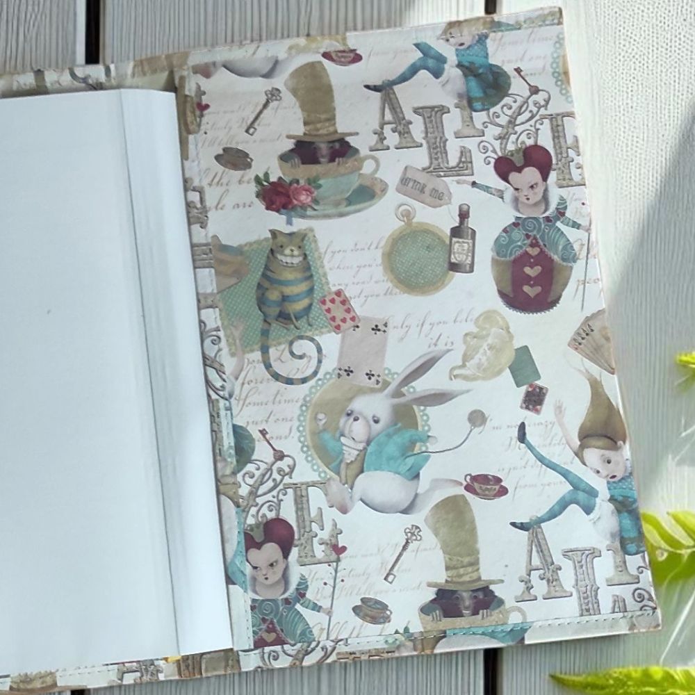 Agenda con copertina Alice nel Paese delle Meraviglie - Senza Data 4 Agenda copertina Alice